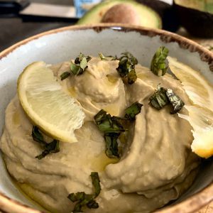avocadohummus-800