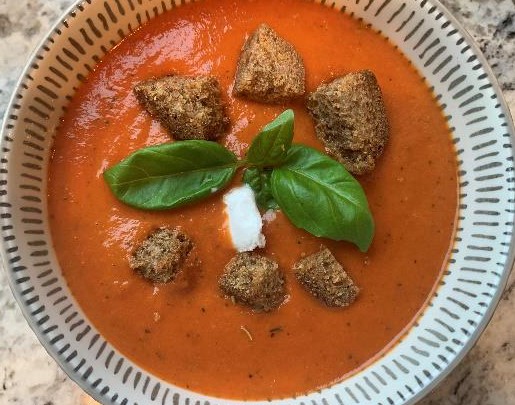 Best Part of Being Snowed In – Creamy Vegan Tomato Soup