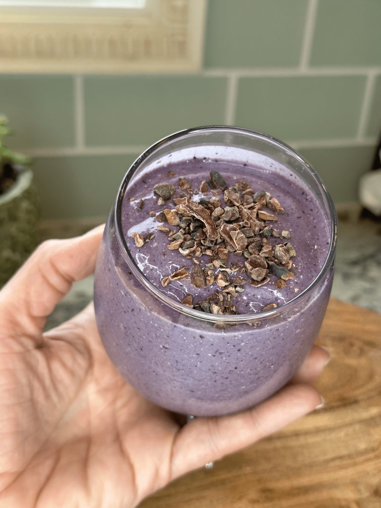 Healthy berry smoothie, purple smoothie recipe with chocolate